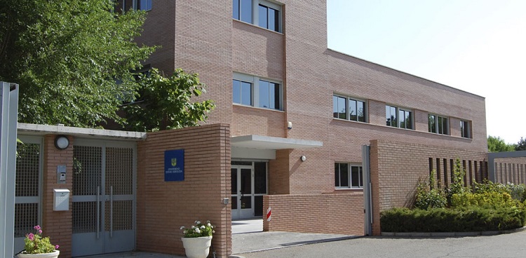 El edificio del Centro de Excelencia Internacional Sergio Arboleda está situado en Pozuelo de Alarcón (Madrid)