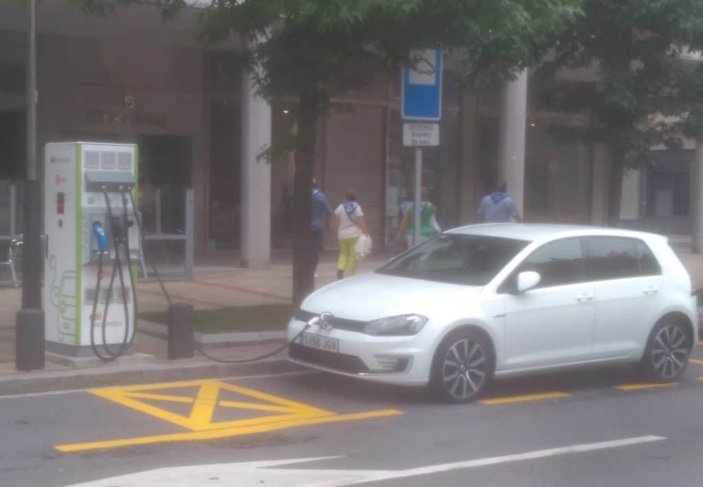 Cuanto Tarda En Cargar Un Tesla