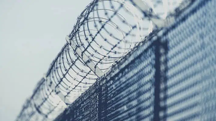 Funcionario de prisiones: ¿es un trabajo peligroso?