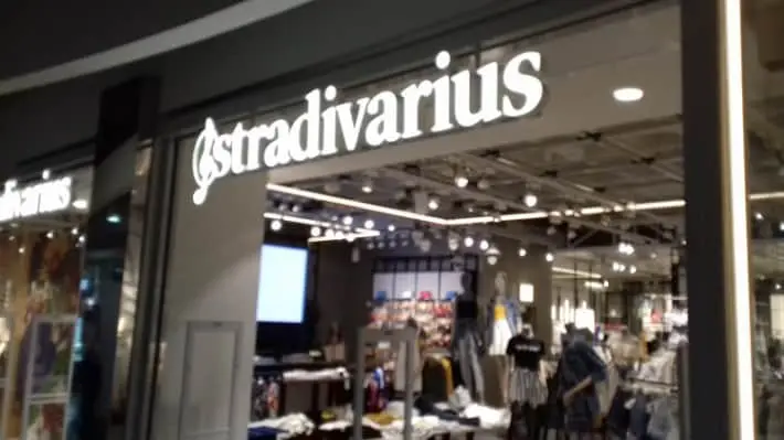 Cómo trabajar en Stradivarius. Requisitos, sueldos y cursos