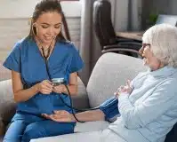 Mejores cursos de auxiliar de enfermería online